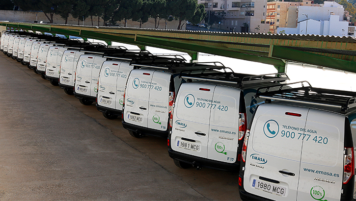 Vehiculos_electricos01 Los nuevos vehículos eléctricos, en las instalaciones de Emasa en Fuente Olletas