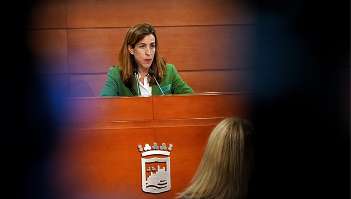 La concejala delegada de Sostenibilidad Medioambiental, Penélope Gómez, durante su comparecencia en rueda de prensa hoy la sede del Mupam.